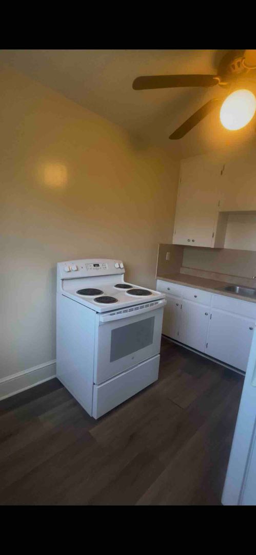 Gretna Apartment: 201 S Main Street
