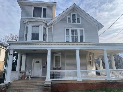 Two Bedroom Apartment Close to Downtown Lynchburg!