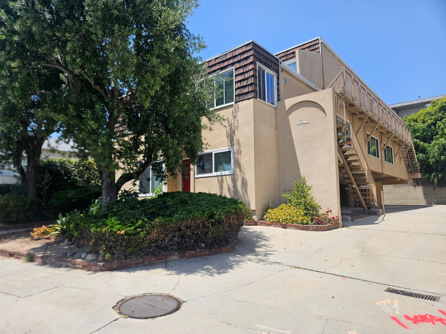 Manhattan Beach Townhome: 1311 Manhattan Beach Blvd #3
