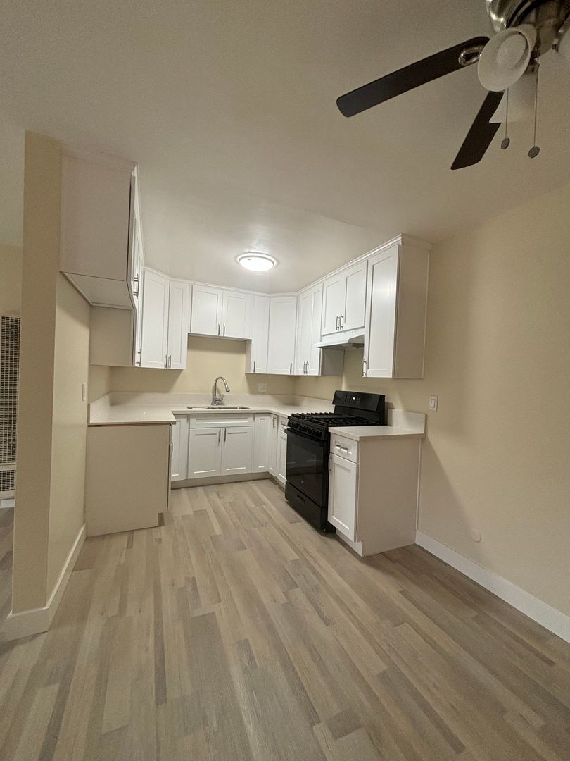 Torrance Apartment: 3850 Redondo Beach Blvd