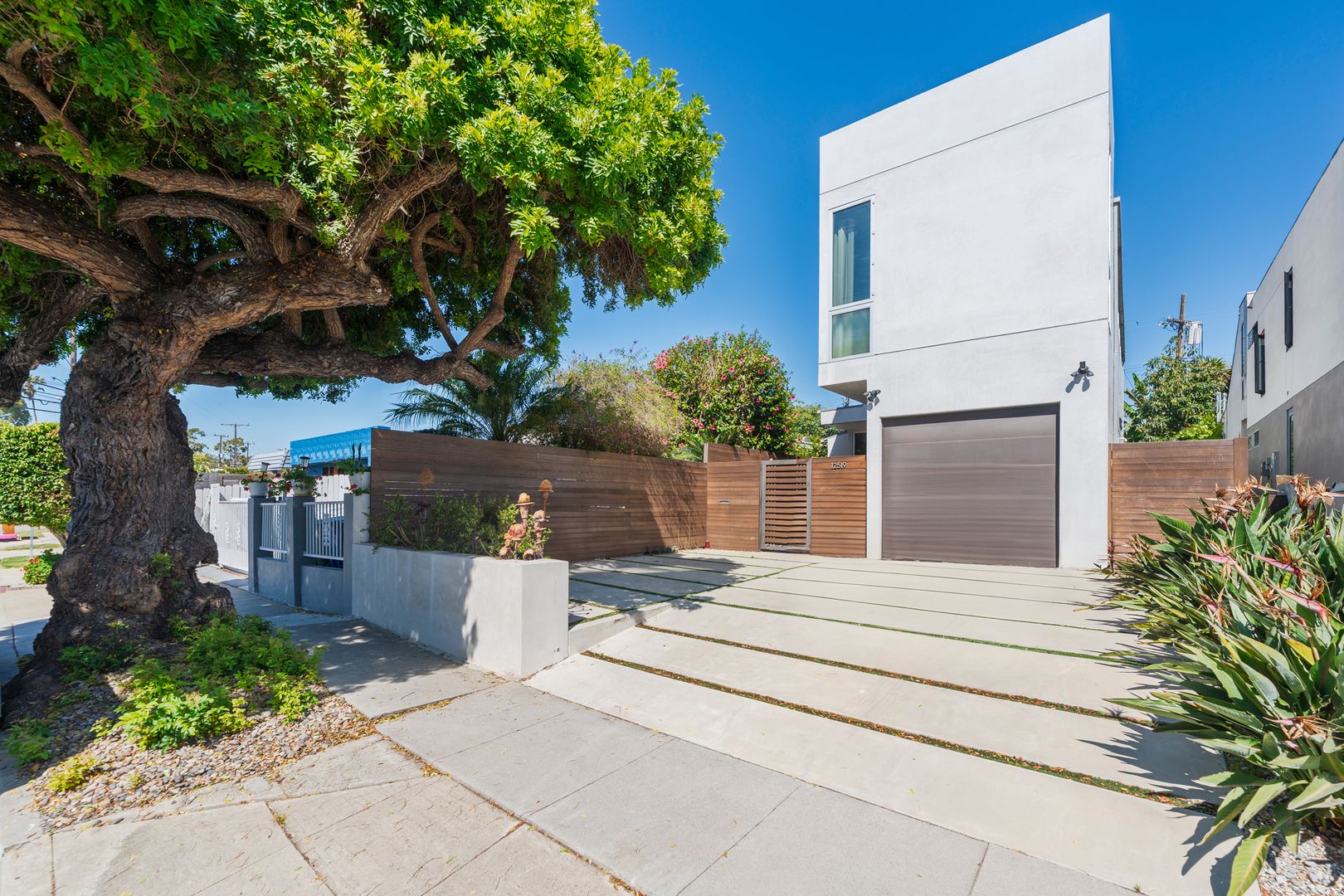 Los Angeles House: 12519 Wagner St.