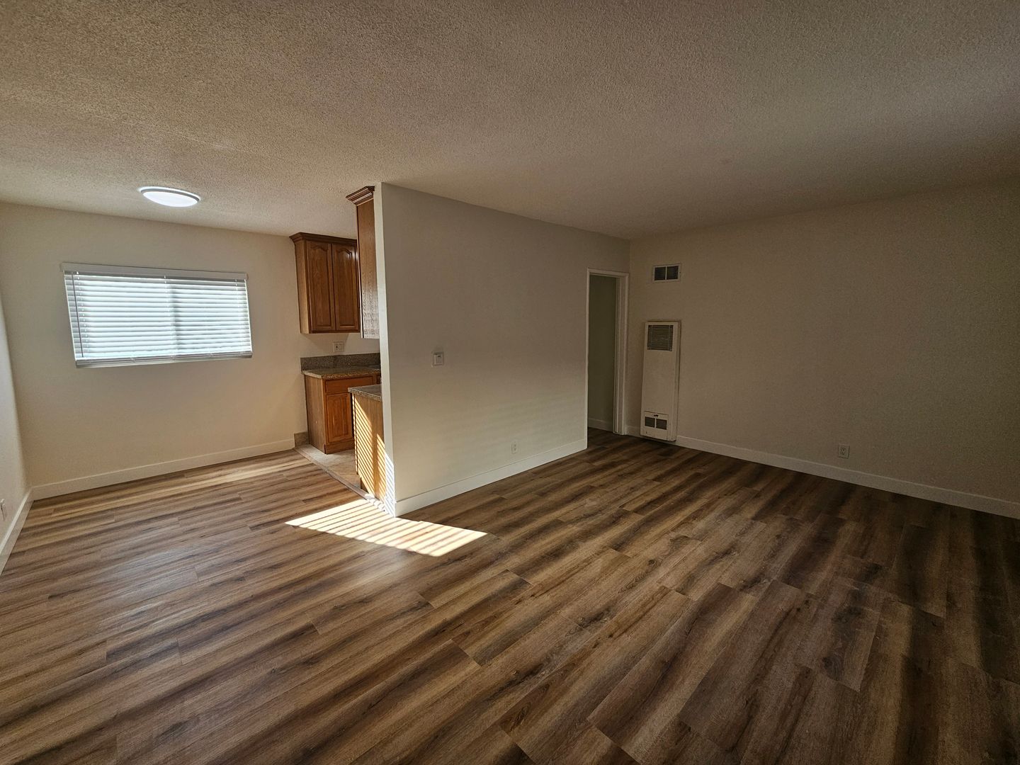 Inglewood Apartment: 10218 England Avenue