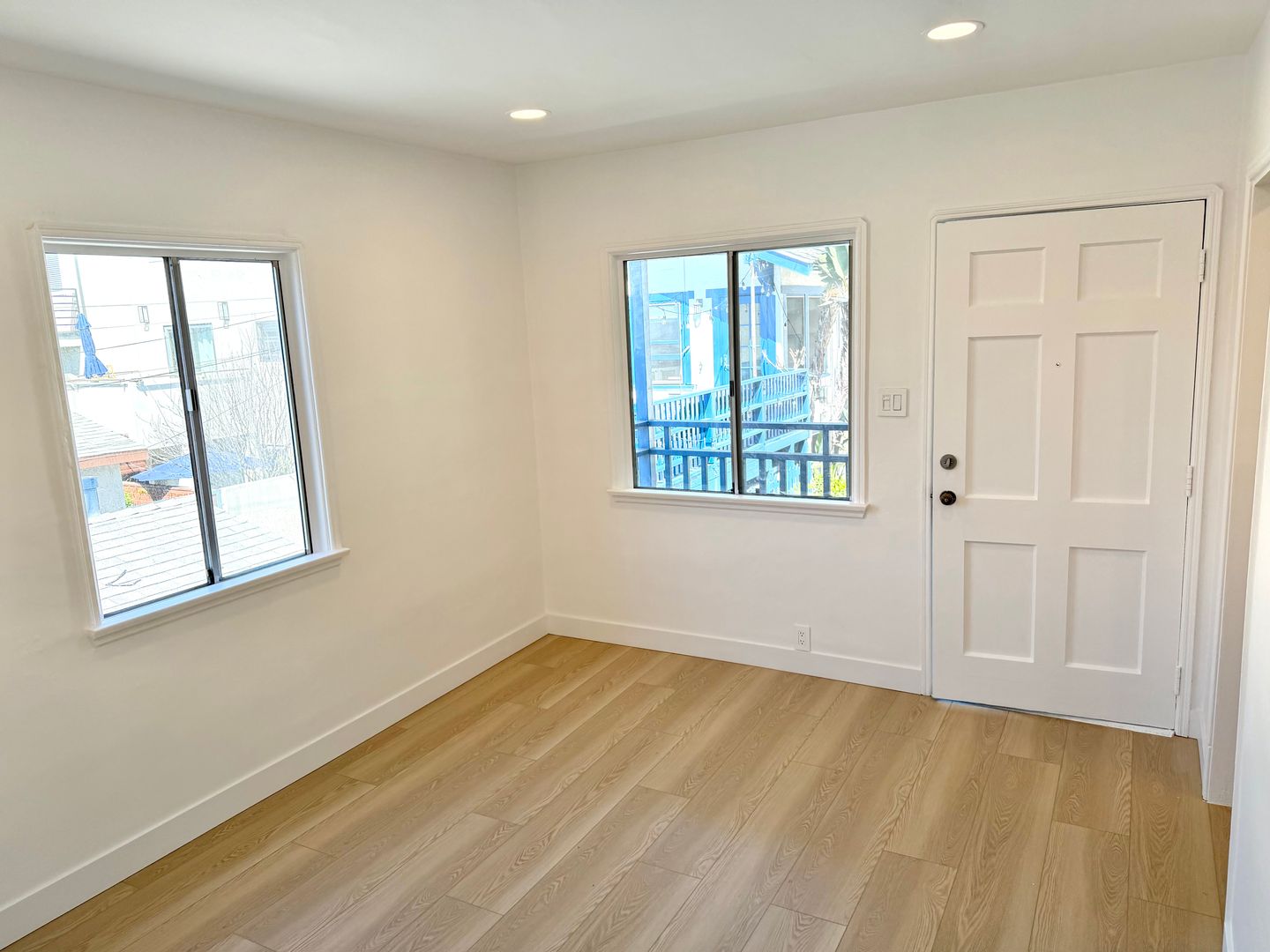 Hermosa Beach Apartment: 707-715 Manhattan Ave