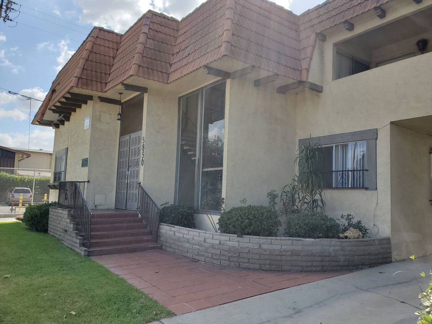 Torrance Apartment: 3850 Redondo Beach Blvd