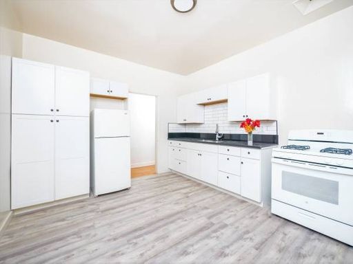 Stunning 2 Bedroom 1 bath Los Feliz Adjacent – photo 1