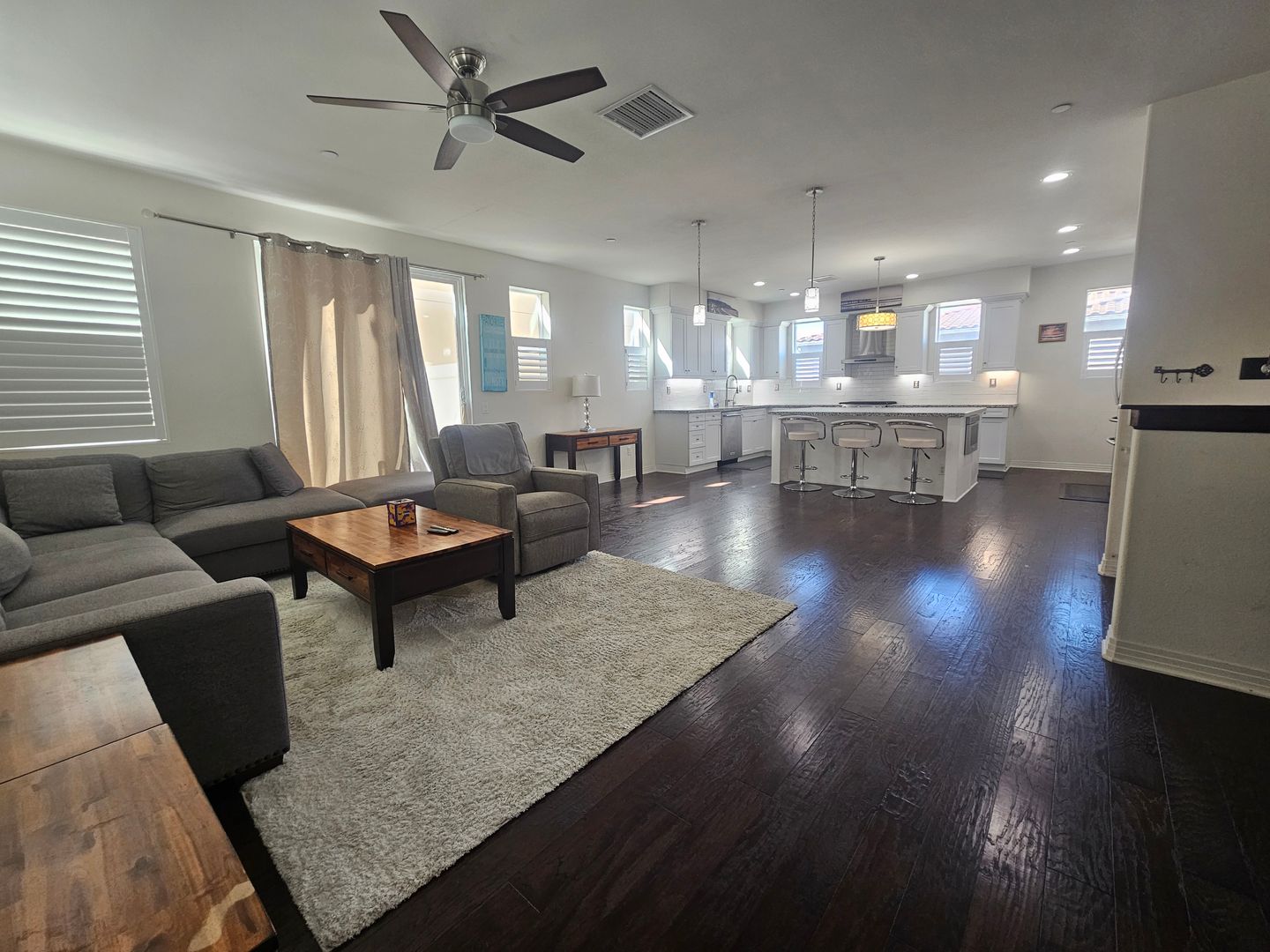 Lomita House: 26039 Cypress St