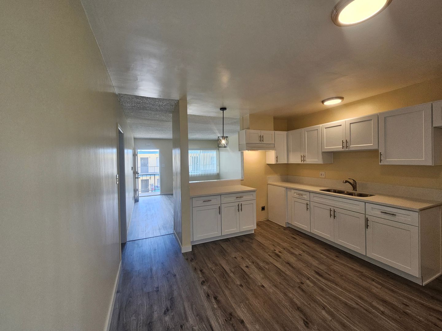 Compton Apartment: 716  Bullis Rd