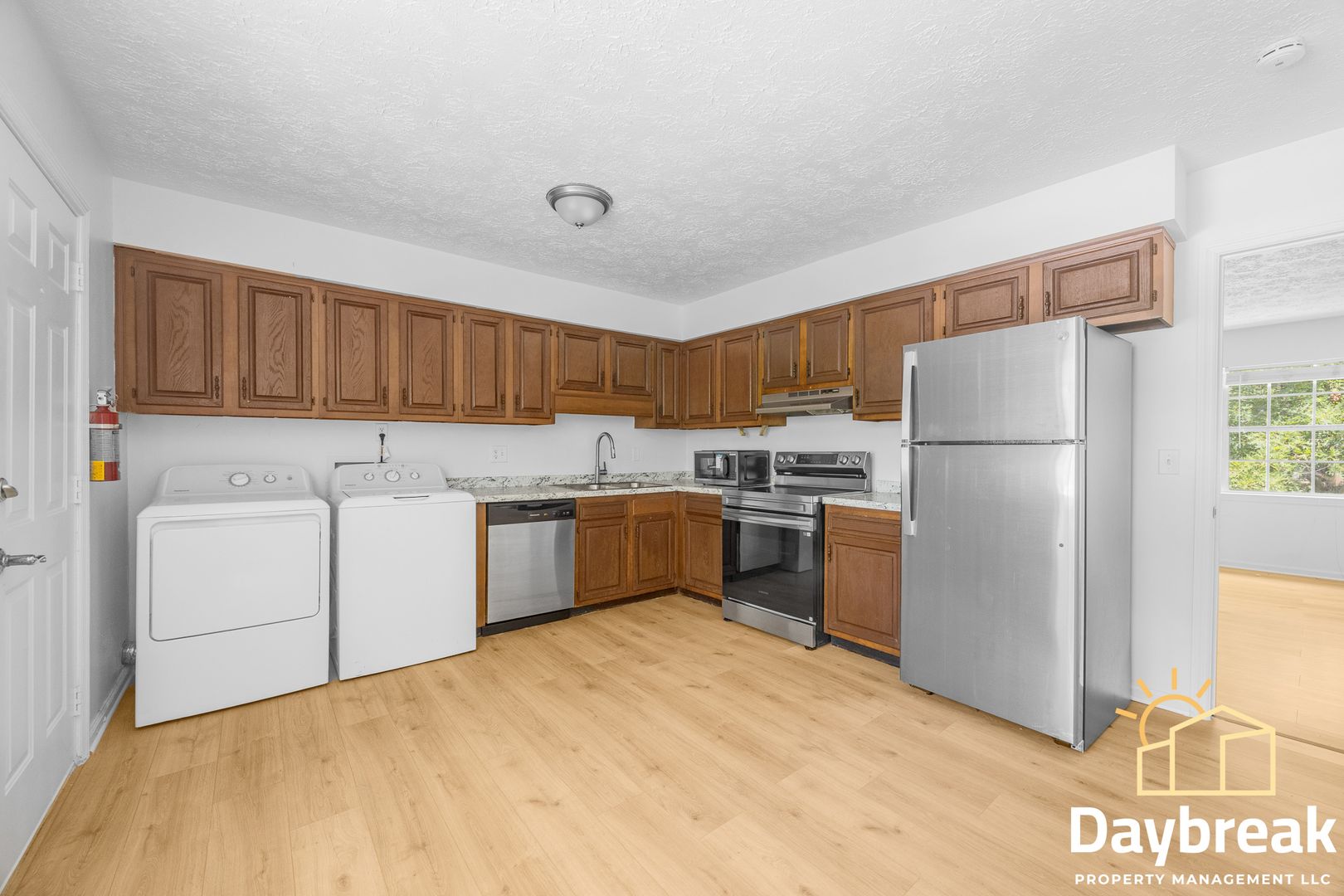 Savannah Apartment: 10913 Queen Ann