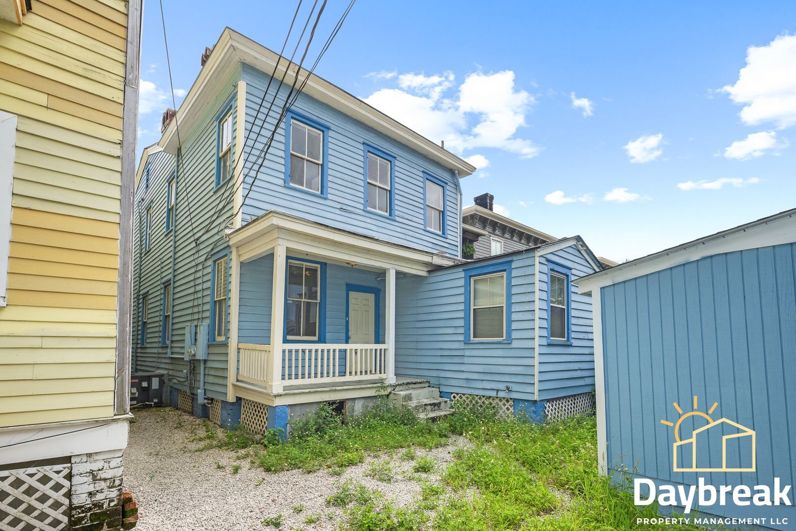 Savannah Apartment: 112 E Anderson