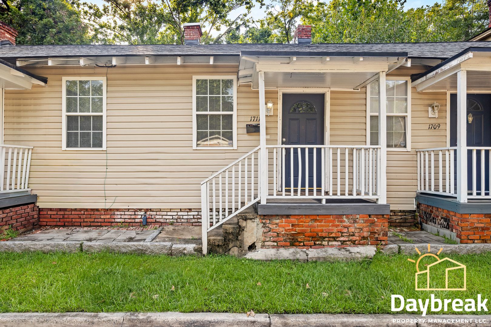 Savannah Apartment: 1709 LeGrand Street