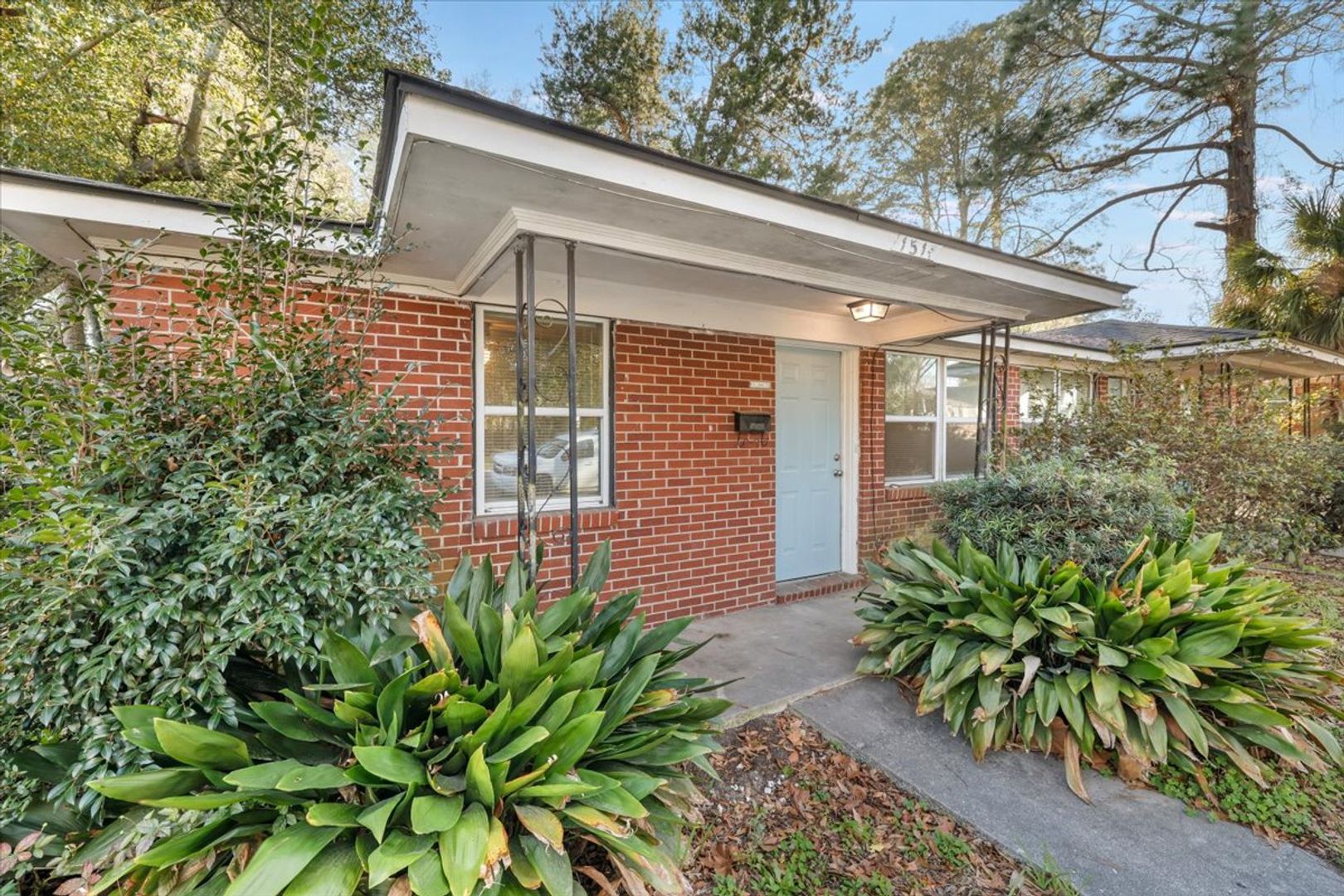 Savannah Apartment: 1507 E 33rd Street