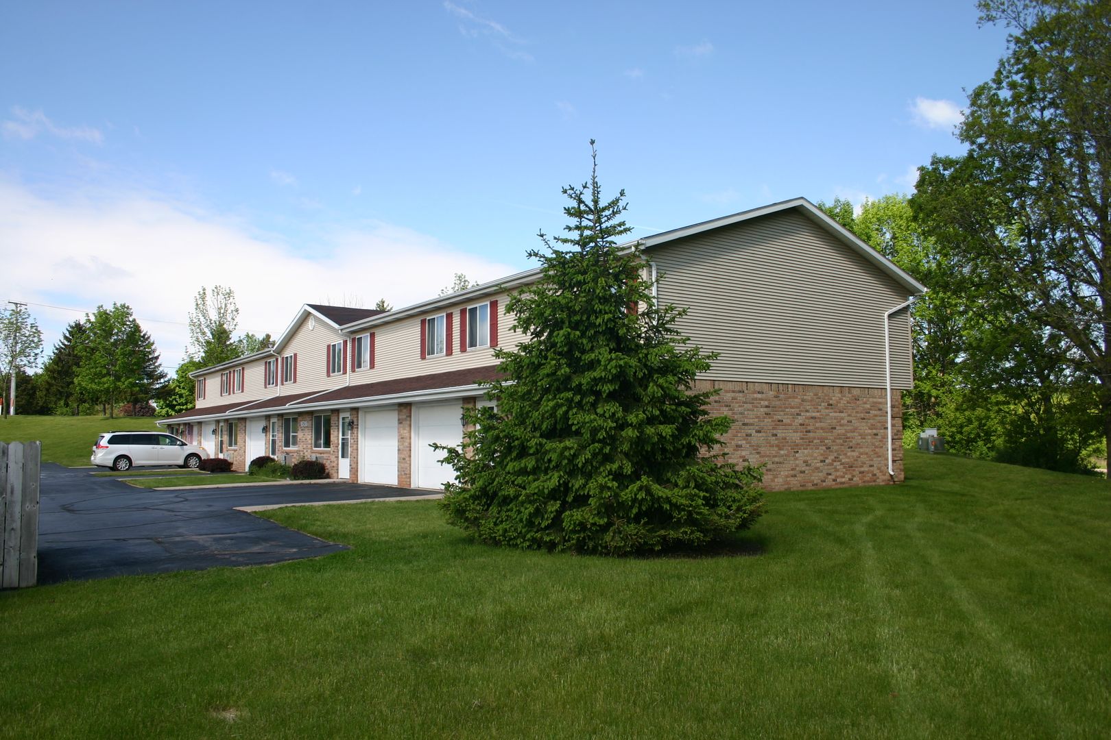 West Bend Apartment: 1516 Vogt Drive