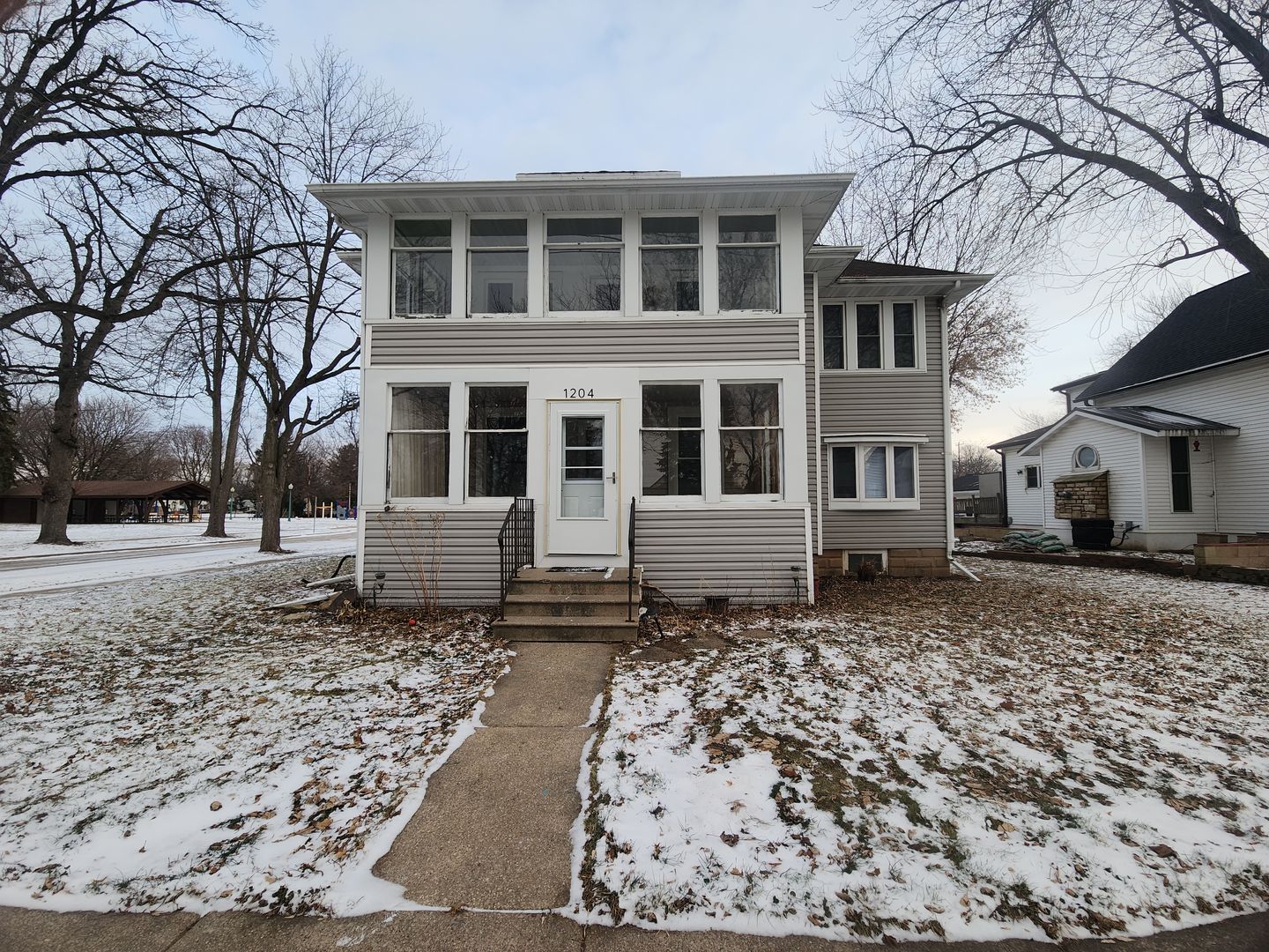 Appleton Apartment: 1204 S Jefferson St.