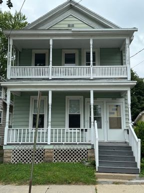 Two Bedroom, One Bath, Lower Duplex with W/D Hookups and Garage! – photo 1