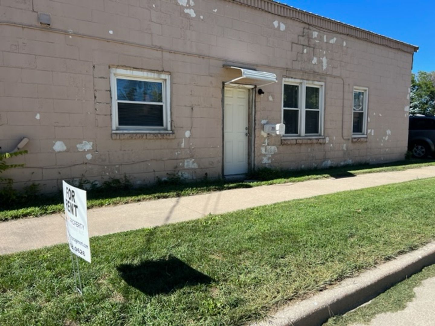 Kaukauna Apartment: 701 George St.