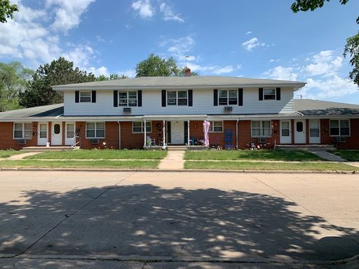 Spacious 1 Bedroom Upper Apartment in a Prime Location!!