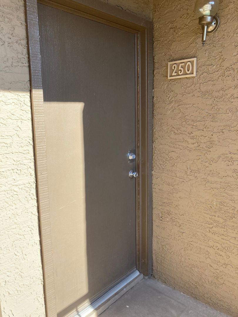 Phoenix Apartment: 5350 E Taylor St