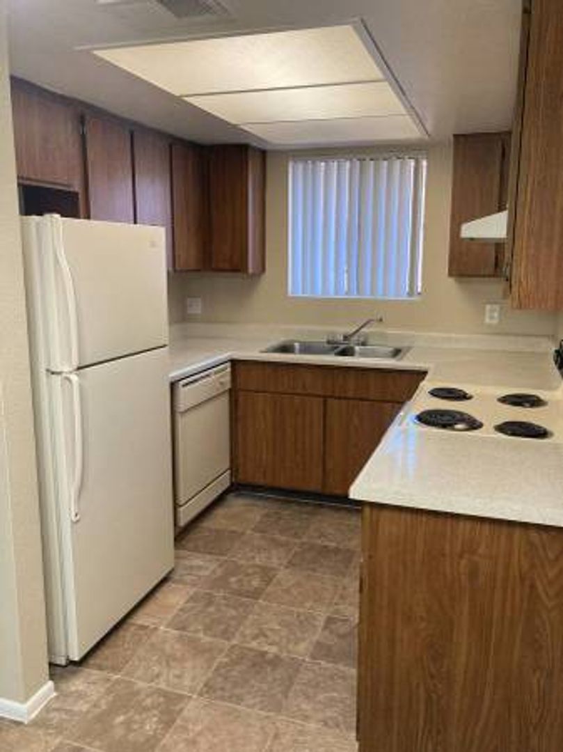 Phoenix Apartment: 5350 E Taylor St