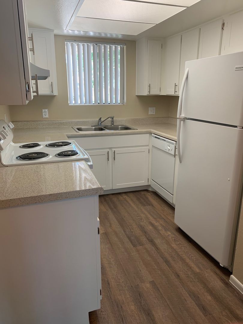 Phoenix Apartment: 5350 E Taylor St