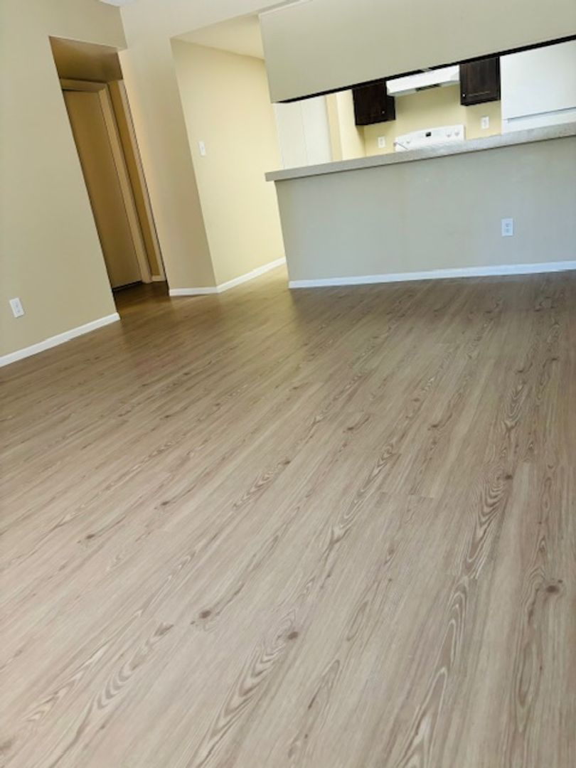 Phoenix Apartment: 1750 E Bell Rd.