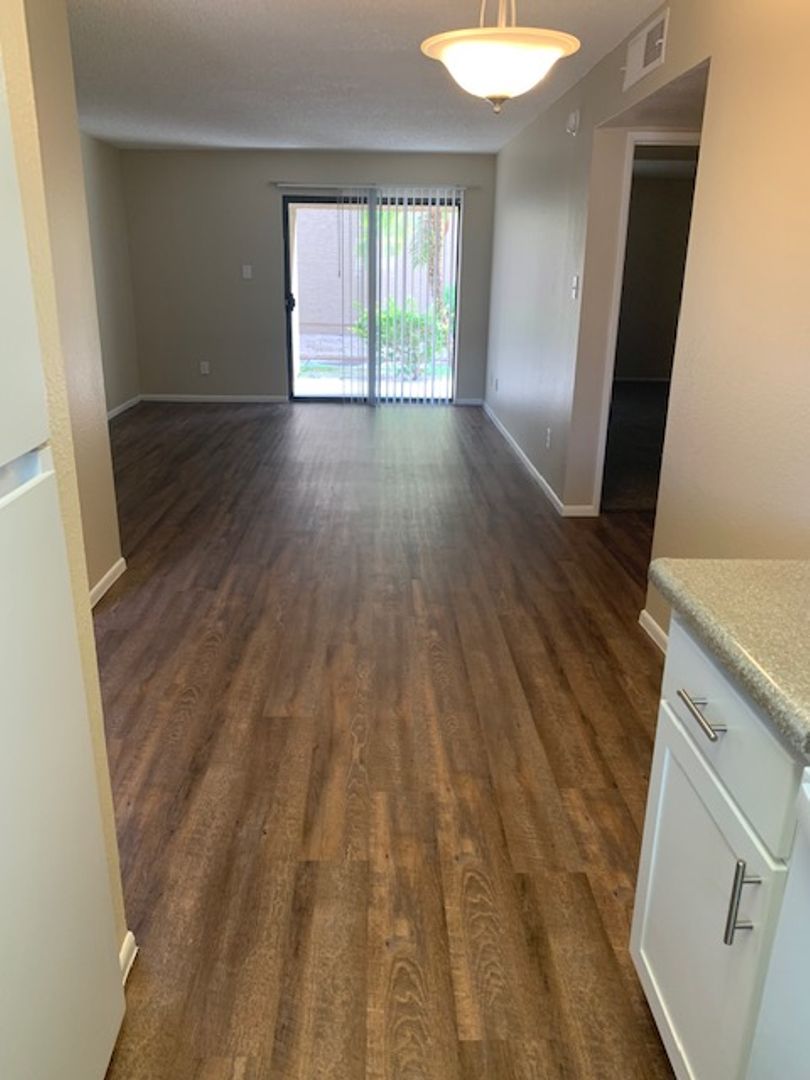 Phoenix Apartment: 5350 E Taylor St