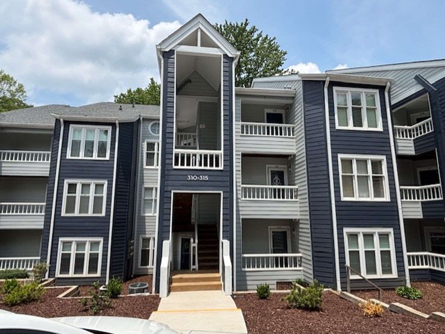 Waterfront - 2 Bed/ 2 Bath Condo - Convenient Location - Great Neighborhood - Community Pool and Tennis Courts - Walking Trails