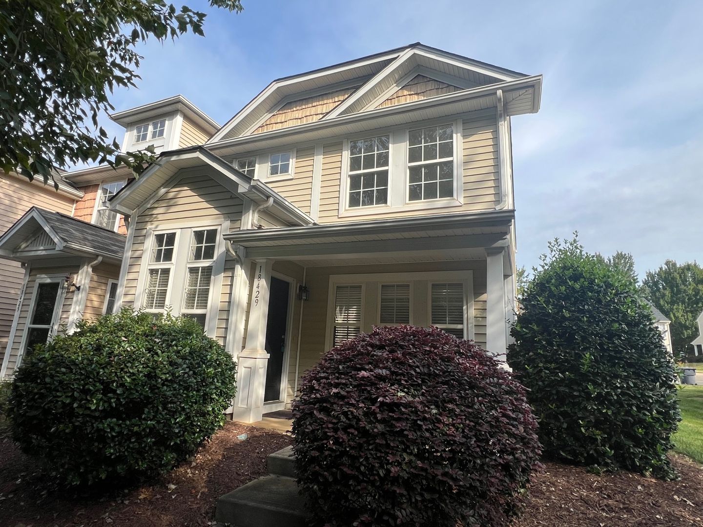 Cornelius House: 18429 Streamline Court