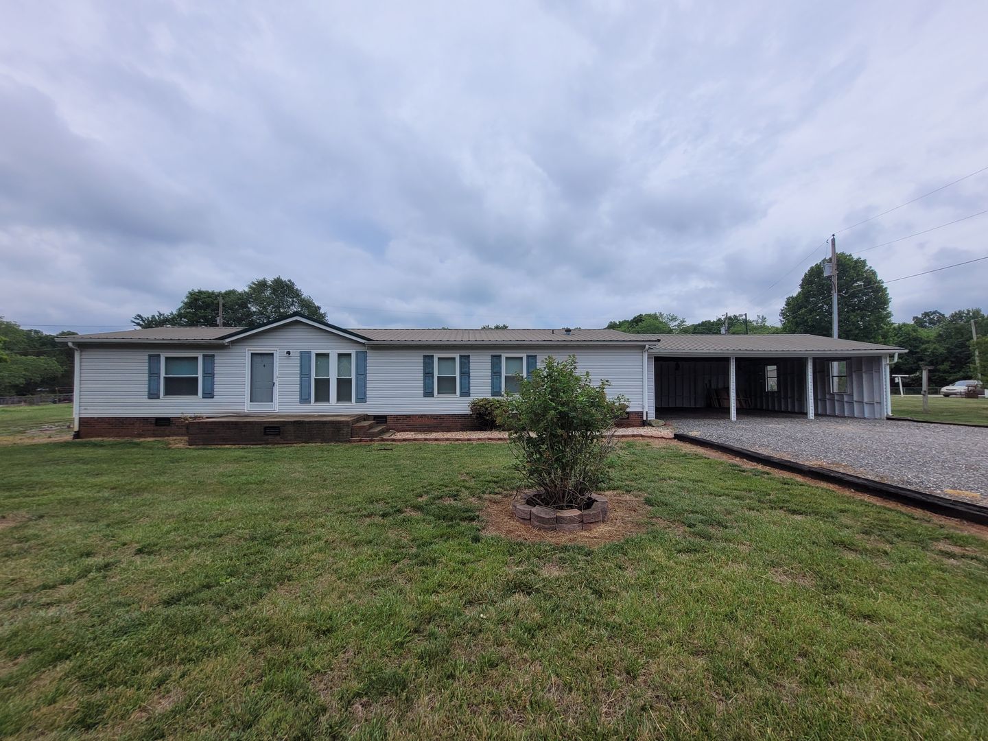 Statesville House: 179 Family Circle