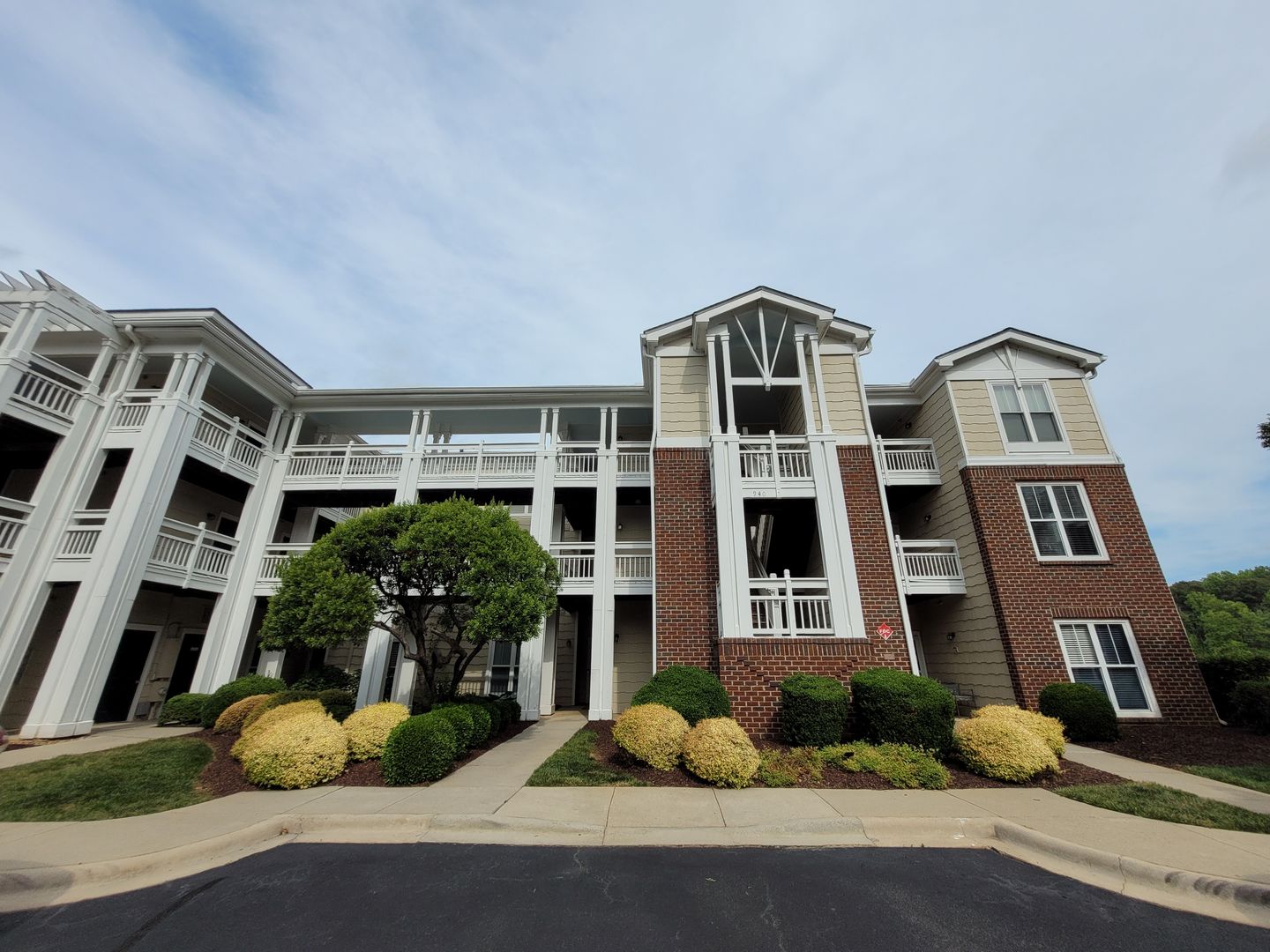 Davidson House: 940 Jetton Street
