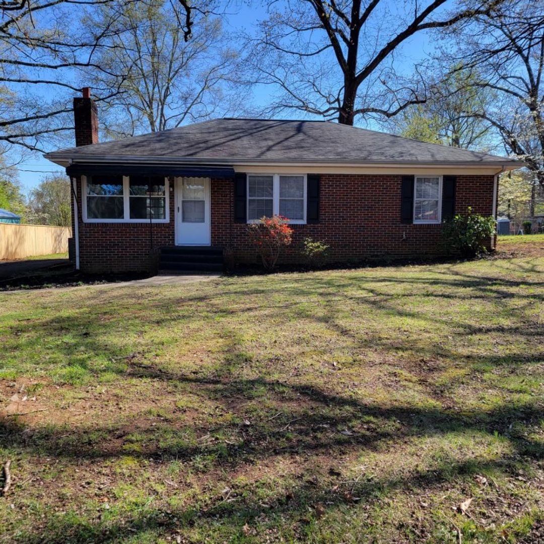 Newly Remodeled 3 Bed/2 Bath Home in Wonderful Location Off Radio Rd - Statesville - Close to Park and Walking Trails