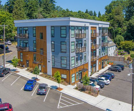 Downtown Camas - Newer Two Bedroom With Amazing Views of MT Hood – photo 1