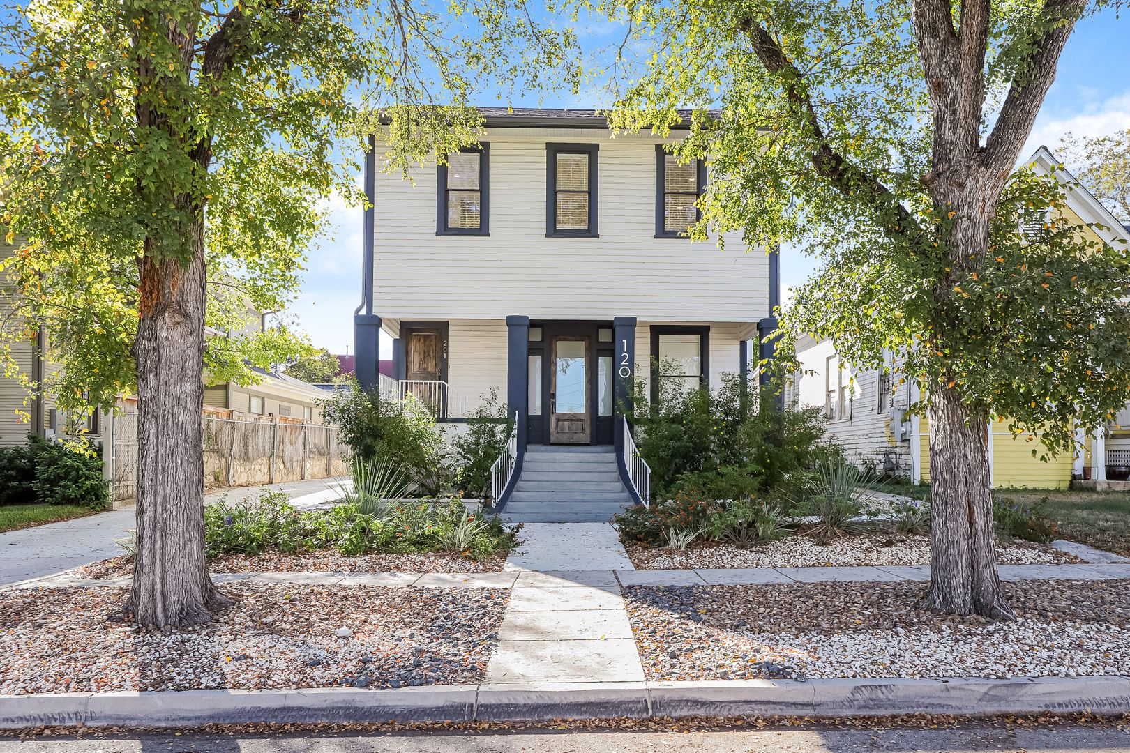 San Antonio Apartment: 120 E Magnolia - 102