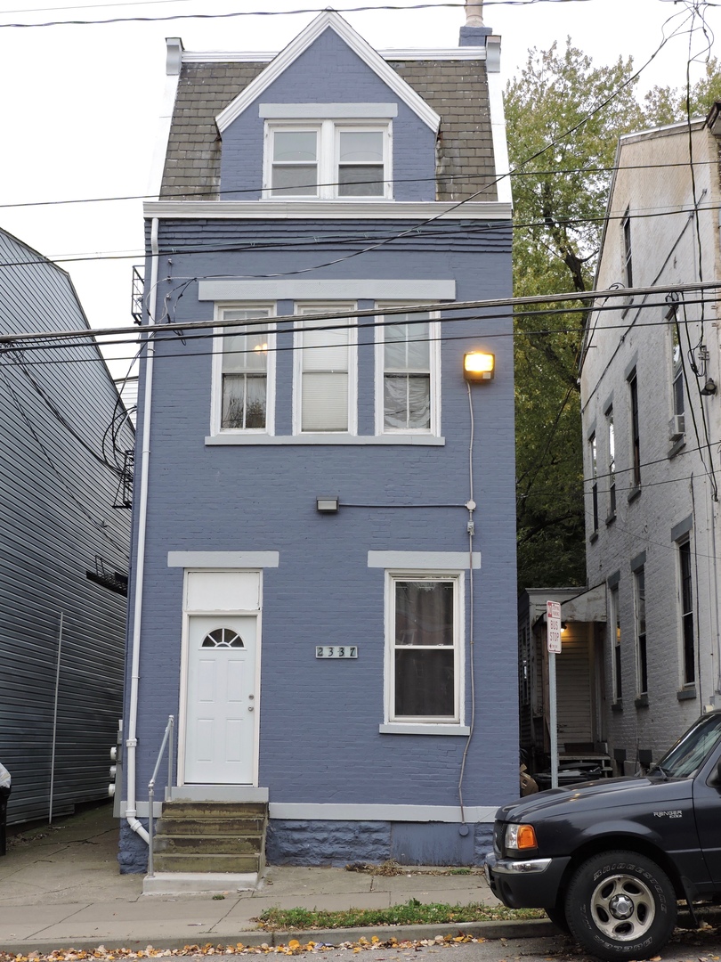 Cincinnati Apartment: 2337 W Clifton Ave