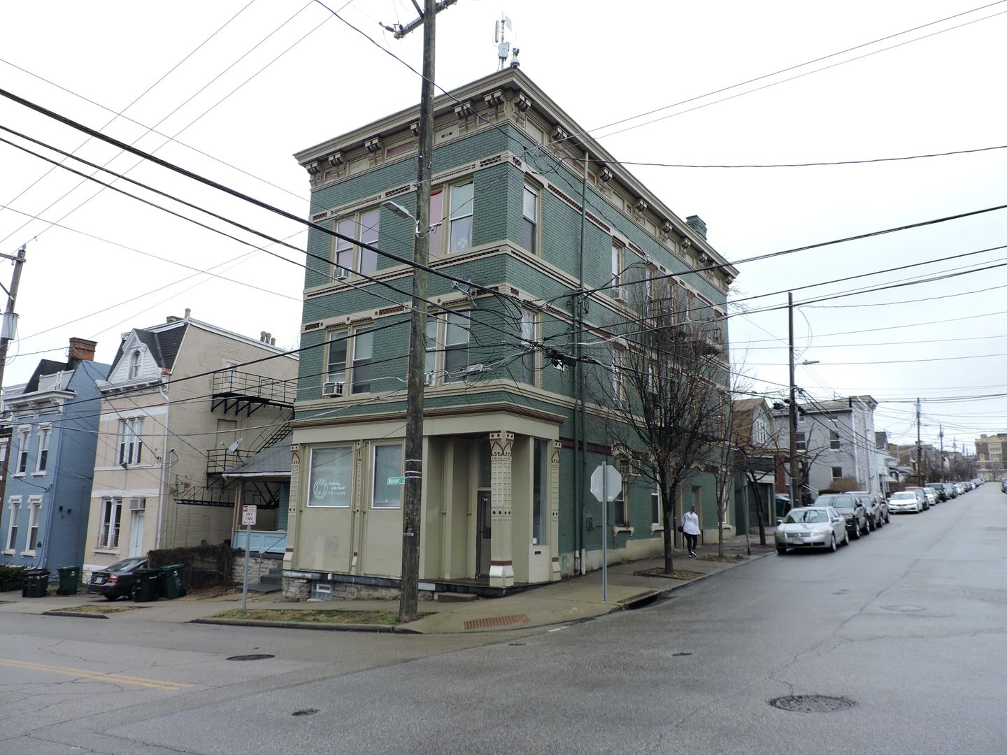 Cincinnati Apartment: 250 Warner St