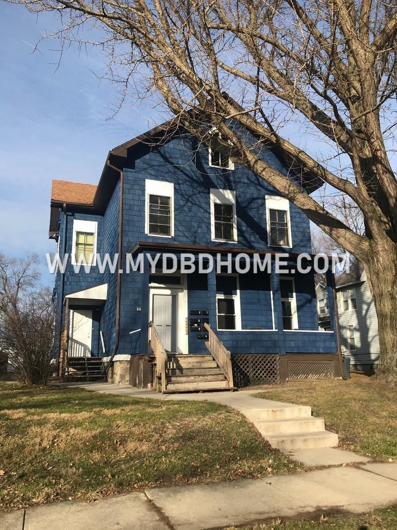 Fort Wayne Apartment: 328 W Dewald