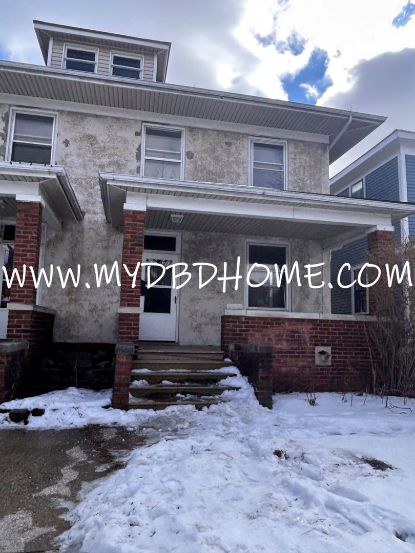 Fort Wayne House: 926 Rivermet Ave