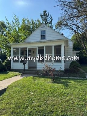 810 Baxter St. – photo 1