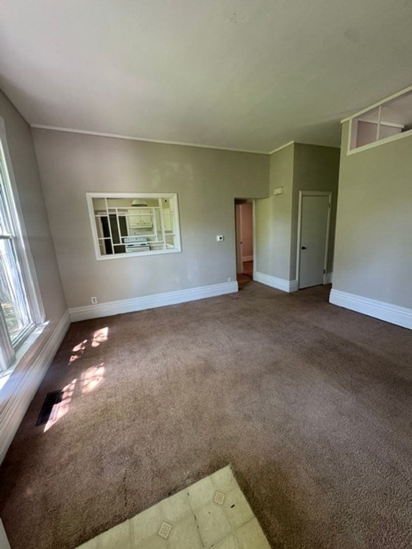 Ft. Wayne House: 2514 South Wayne Ave