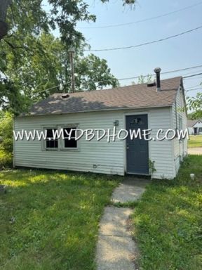 716 Baxter St. Apt. 2
