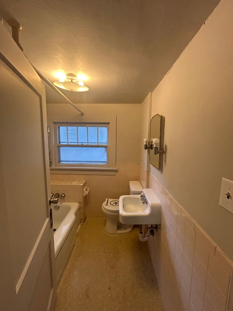 3105 Alexander St., Ft. Wayne, IN 46806