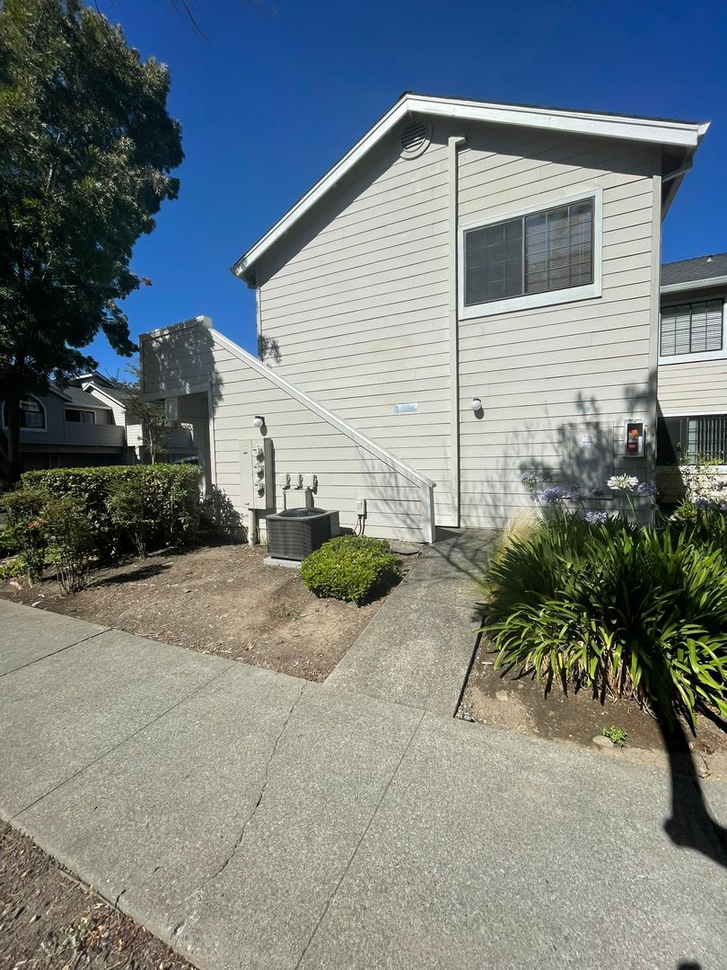Napa Condo: 118 Golden Gate Cir