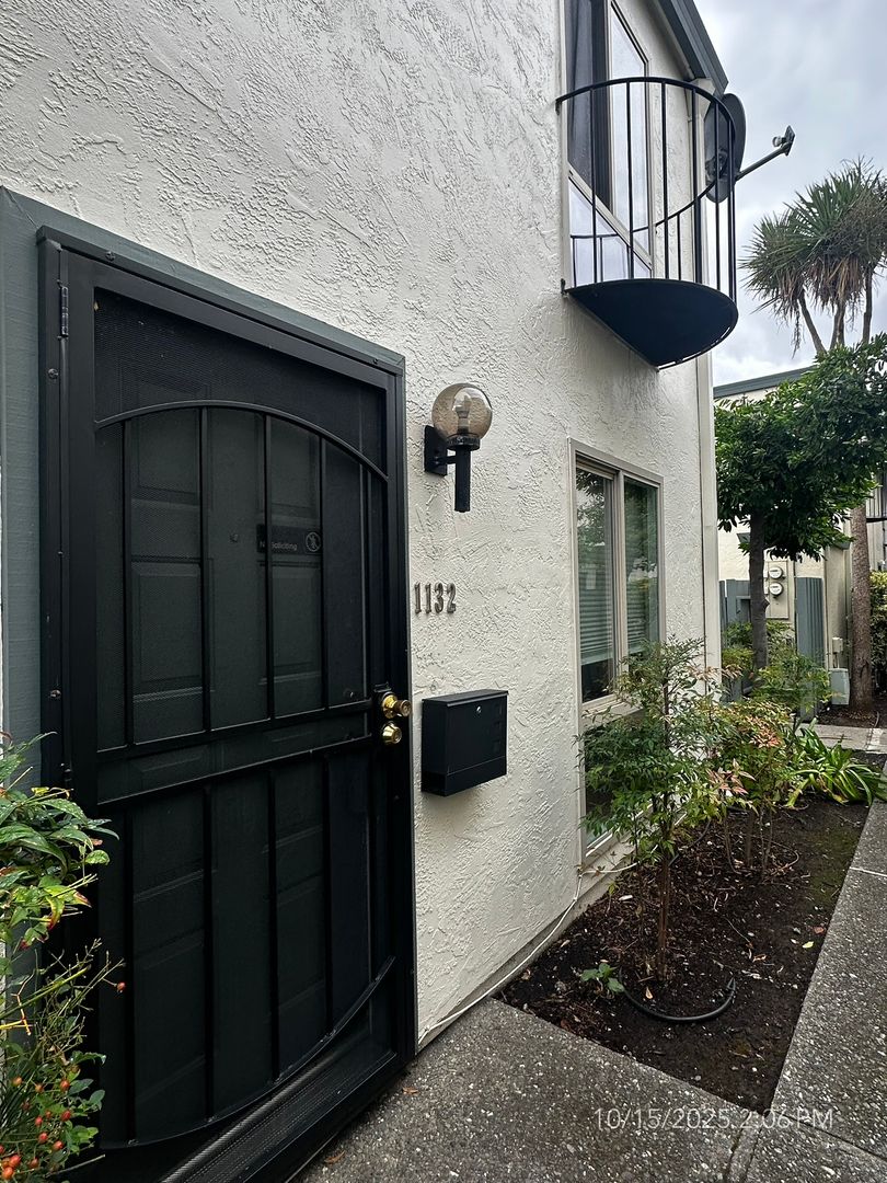 Napa House: 1132 Marina Dr