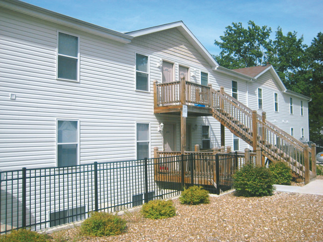 Troy Apartment: 391 Monroe st.