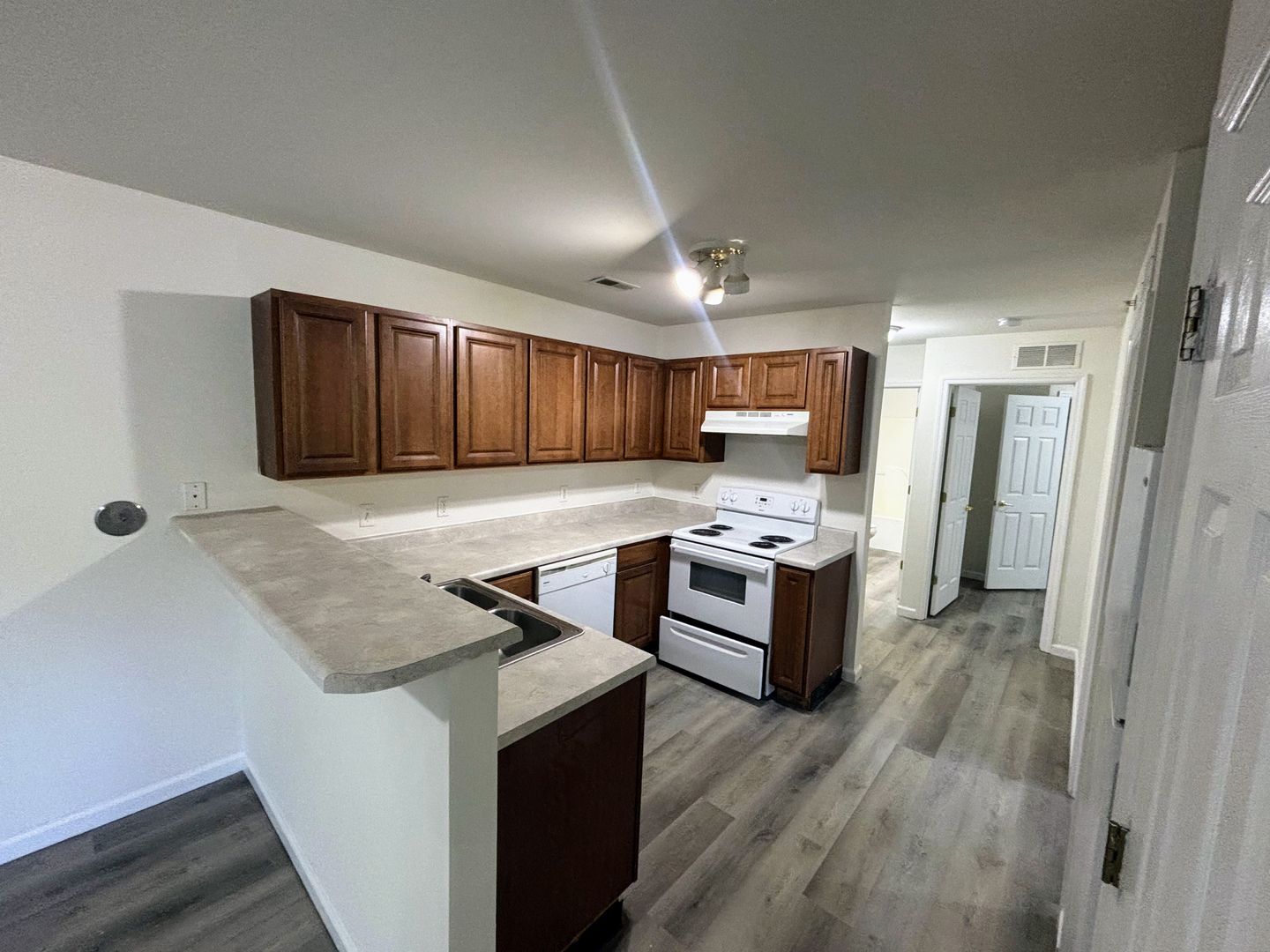 Troy Apartment: 391 Monroe st.