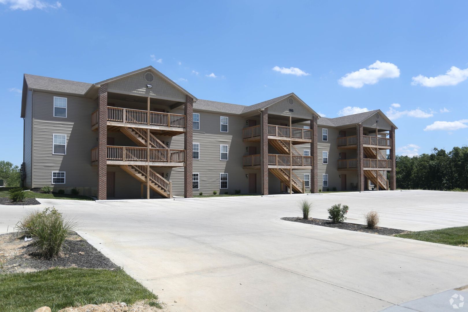 Moscow Mills Apartment: 4 Quail Run Blvd.