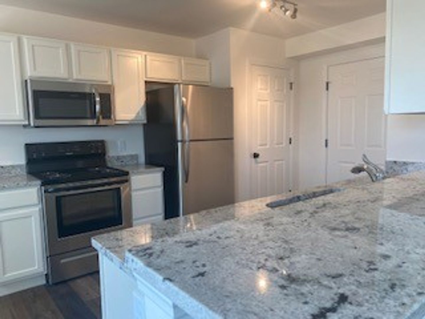 Moscow Mills Apartment: 4 Quail Run Blvd.