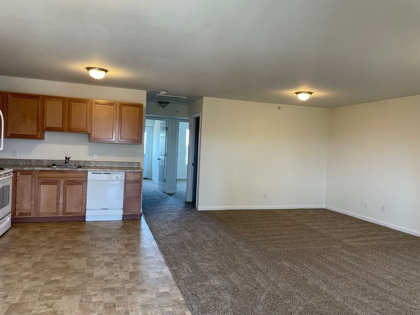 Moscow Mills Apartment: 4 Quail Run Blvd.