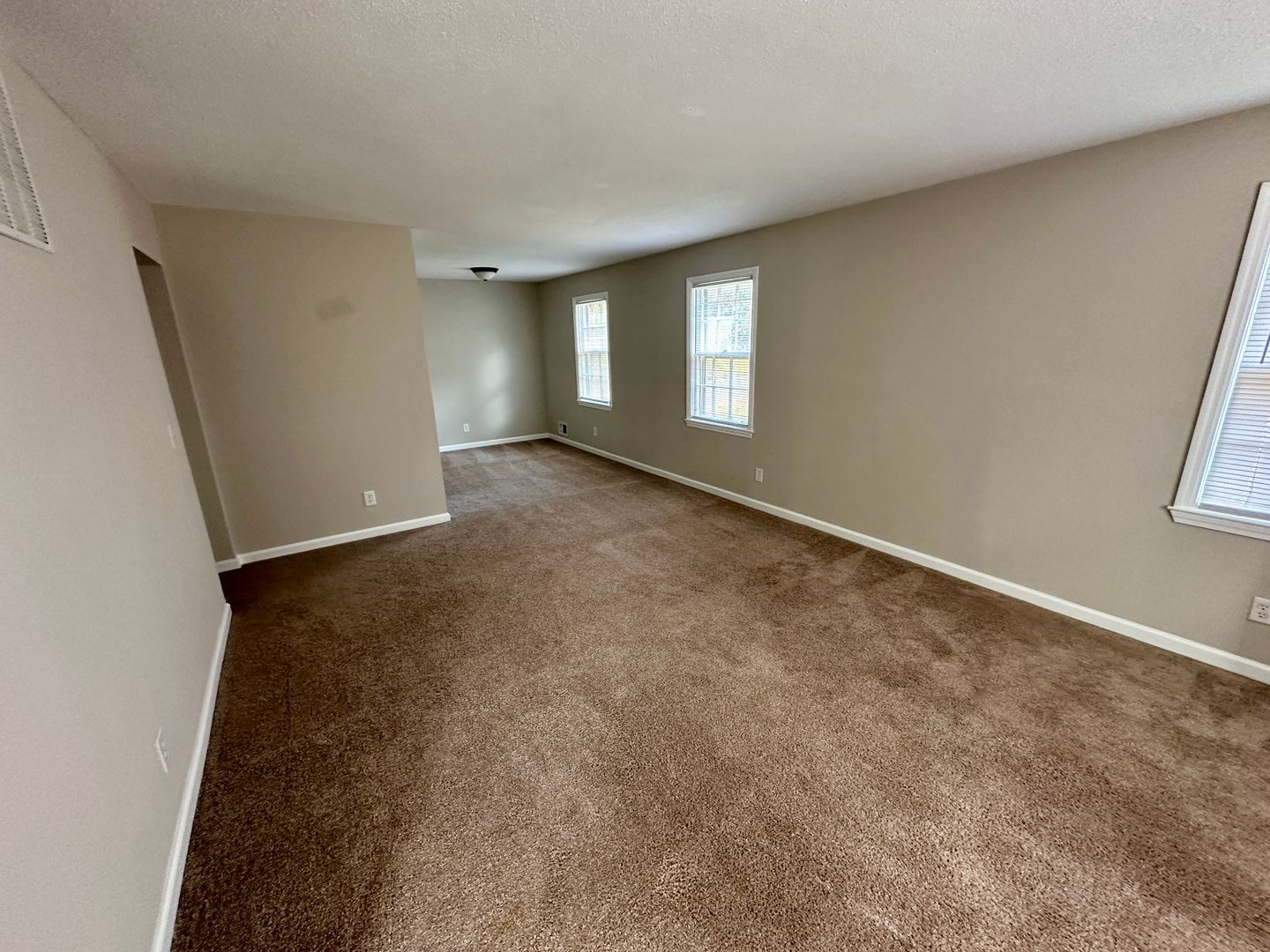 Columbia Apartment: 4300 Block Trenholm Rd