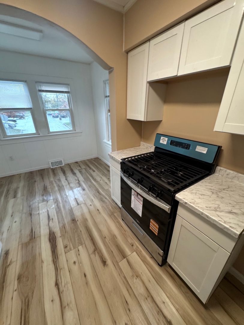 Akron House: 1165 TAMPA AVE