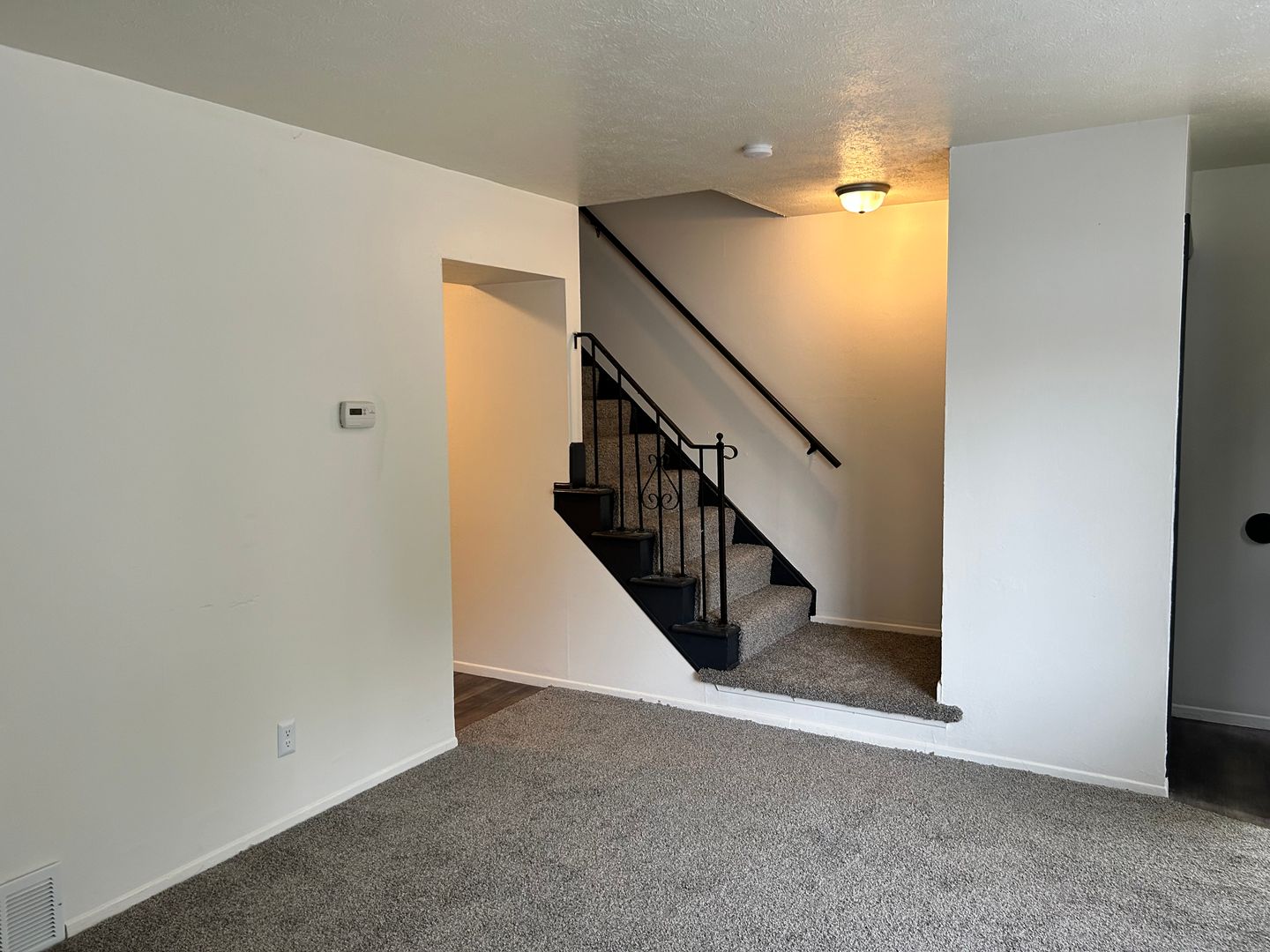 Mentor Apartment: 7155 Hart Street